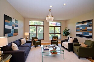 353 E Eastgate Pl in Chicago, IL - Building Photo