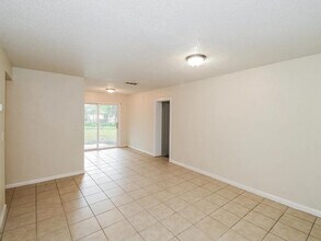 5129 Portsmouth Ave in Jacksonville, FL - Foto de edificio - Building Photo