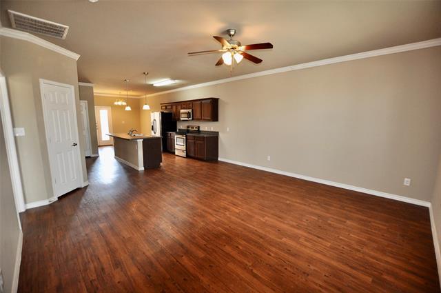 1142 Newcastle Dr in Weatherford, TX - Building Photo - Building Photo