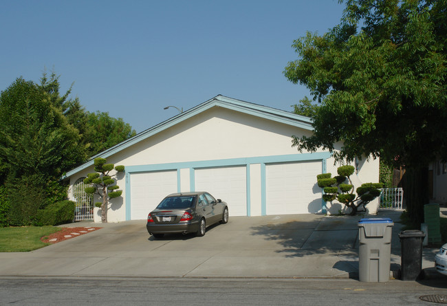 5913-5915 Hillview Ave in San Jose, CA - Building Photo - Building Photo