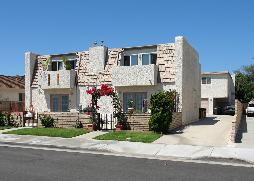 16821 Green St in Huntington Beach, CA - Building Photo