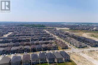 40 Icon St in Brampton, ON - Building Photo - Building Photo