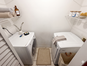 20741 NE 4th Ct, Unit 20741 NE 4 Ct #205 in Miami, FL - Foto de edificio - Building Photo