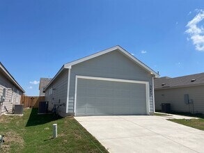 2453 Broken Arrow in Canyon Lake, TX - Building Photo - Building Photo