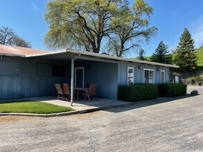11719 Horseshoe Rd in Oakdale, CA - Building Photo - Building Photo