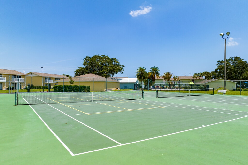 Woodlake Village Apartments in Palm Bay, FL
