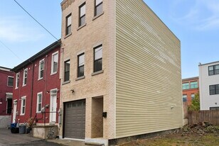 1236 Butterfield Way in Pittsburgh, PA - Building Photo