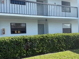 1270 SE Parkview Pl in Stuart, FL - Building Photo