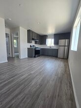 1647 E 53rd St in Los Angeles, CA - Building Photo - Building Photo