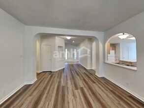 8535 Braun Knoll in San Antonio, TX - Building Photo - Building Photo
