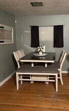 234 W Rocky Creek Rd in Houston, TX - Building Photo - Building Photo