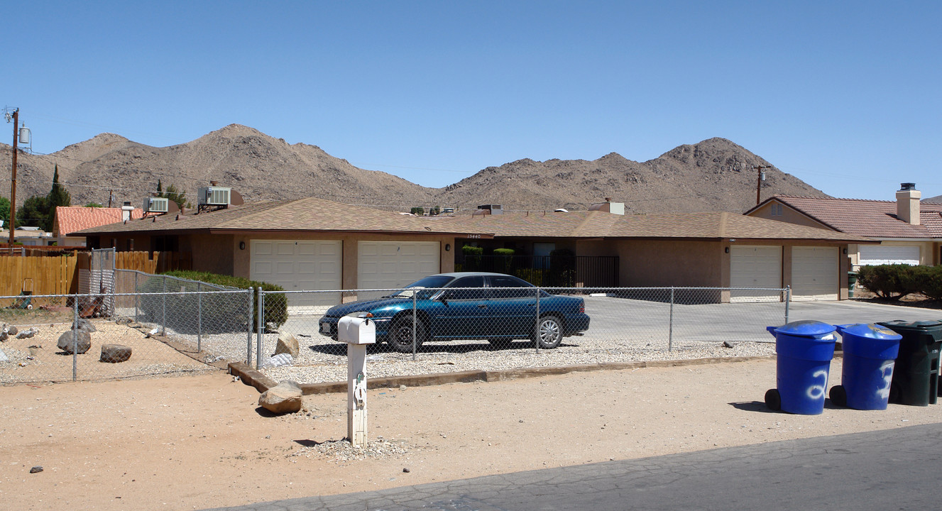 15540 Tonekai Rd in Apple Valley, CA - Building Photo