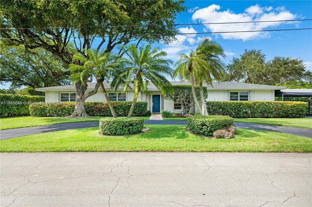 7360 SW 141st Terrace in Palmetto Bay, FL - Building Photo