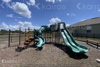 32012 Katelin Cir in Leesburg, FL - Foto de edificio - Building Photo