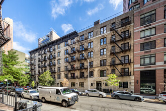 329-339 E 94th St in New York, NY - Building Photo - Primary Photo