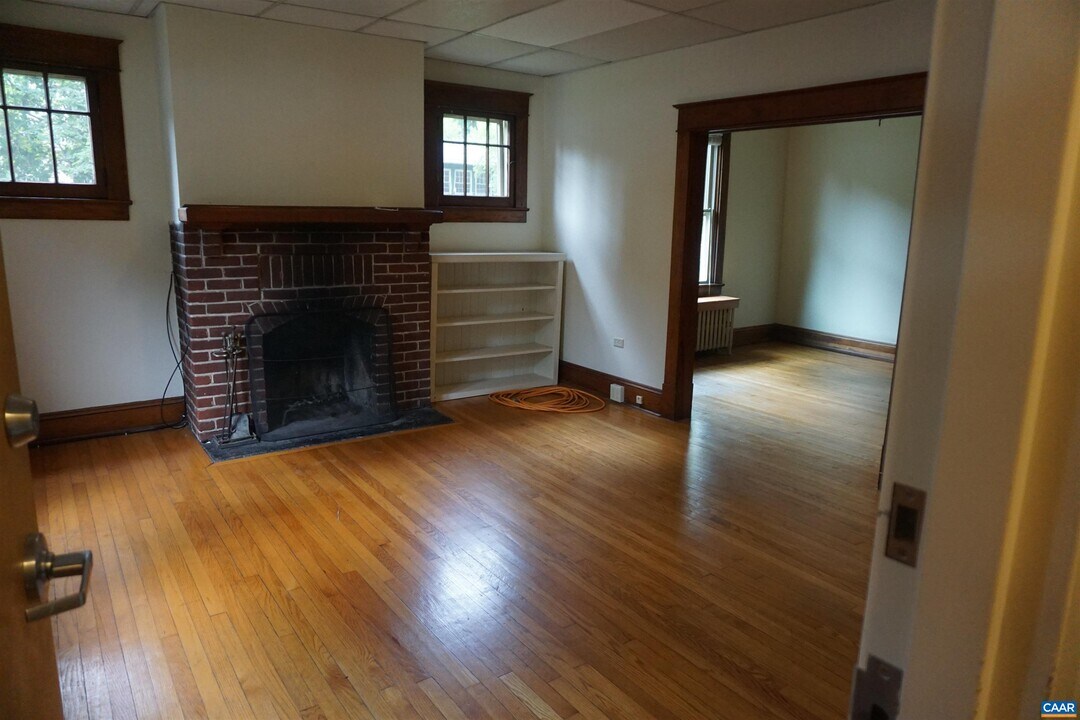 1909 Jefferson Park Ave in Charlottesville, VA - Building Photo