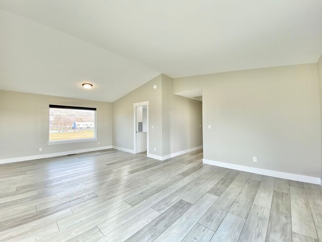 15803 Tieton Dr in Yakima, WA - Building Photo - Building Photo