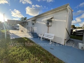 2050 Lullaby Dr in Holiday, FL - Building Photo - Building Photo