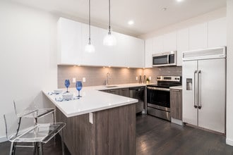 6122 Hudson Ave, Unit 2I in West New York, NJ - Building Photo - Building Photo
