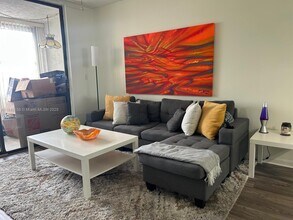 2851 Somerset Dr in Lauderdale Lakes, FL - Building Photo - Building Photo