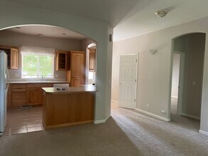 207 Grizzly Ave in Eugene, OR - Building Photo - Building Photo