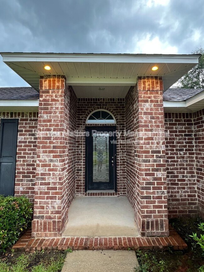 6017 Autumn Pines Cir in Milton, FL - Building Photo - Building Photo