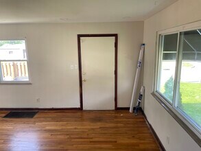 1095 S James Rd, Unit 1 in Columbus, OH - Building Photo - Building Photo