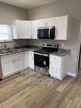 931 N Beville Ave in Indianapolis, IN - Foto de edificio - Building Photo