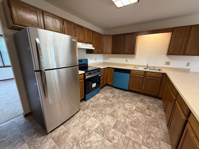 1627 Rustic Dr, Unit 1 in Sun Prairie, WI - Building Photo - Building Photo