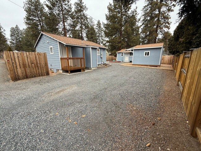 1447 NW Kingston Ave in Bend, OR - Building Photo - Building Photo