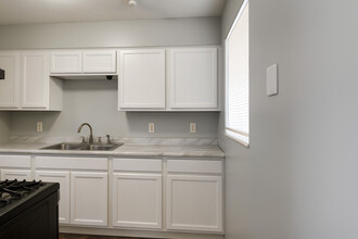 536 Hyatt Ave in Campbell, OH - Building Photo - Building Photo