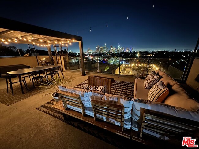 property at 1403 W Galvez Dr