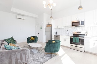 The Courtland at 419 Saint Paul Place