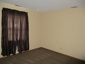 707 W Main St in Albion, IN - Building Photo - Building Photo