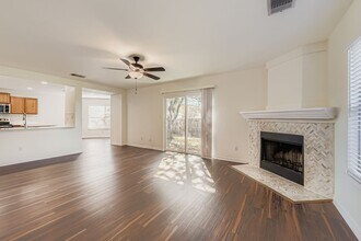 8046 Thaxton Rd in Austin, TX - Building Photo - Building Photo