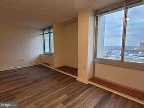 604 S Washington Square in Philadelphia, PA - Foto de edificio - Building Photo