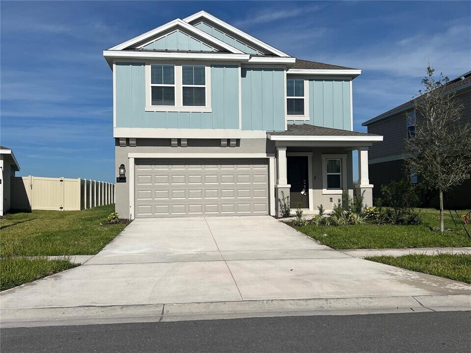 930 Cattleman St in Winter Haven, FL - Building Photo