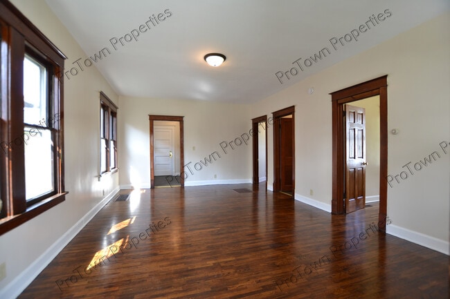 463 S Ottawa St in Joliet, IL - Building Photo - Building Photo