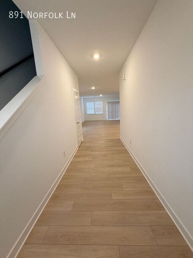 891 Norfolk Ln in Greenwood, IN - Building Photo - Building Photo