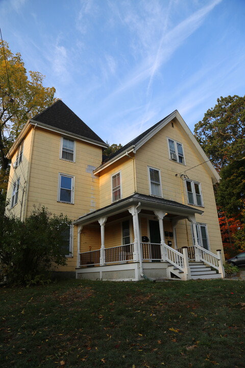 48 Dennison Ave in Framingham, MA - Building Photo