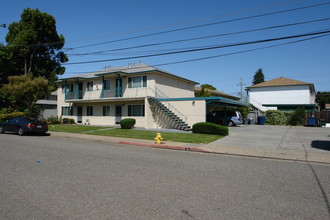 27 E 41st Pl in San Mateo, CA - Building Photo - Building Photo