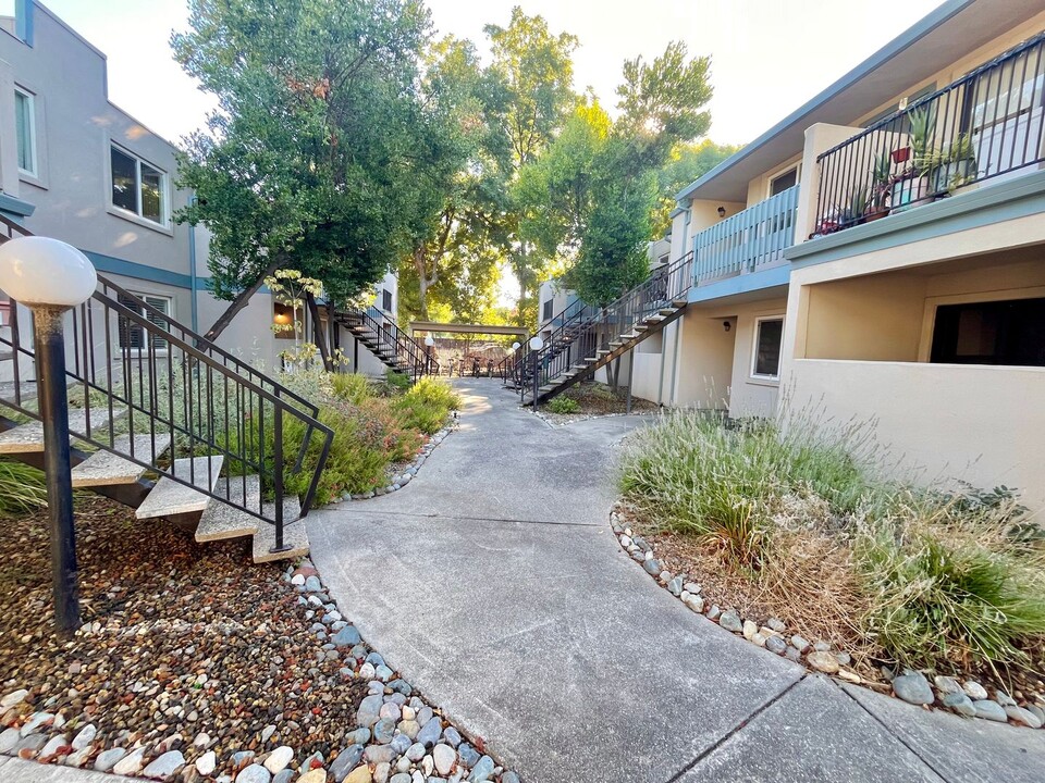 1412 N Cherry St in Chico, CA - Building Photo