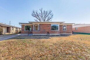 9308 Lindaro Ln in Dallas, TX - Building Photo