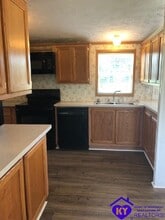 1298 Crume Rd in Vine Grove, KY - Building Photo - Building Photo