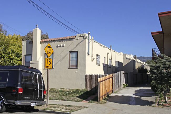 3512-3518 Quigley St in Oakland, CA - Building Photo - Building Photo