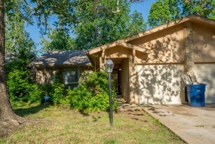 6119 S Troost Ave in Tulsa, OK - Building Photo