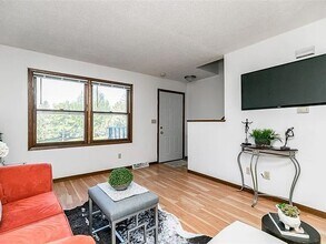 408 Westgate St in Iowa City, IA - Building Photo - Building Photo