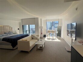 31 SE 6th St in Miami, FL - Building Photo