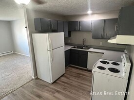 405 St Vrain Pl in Colorado Springs, CO - Building Photo