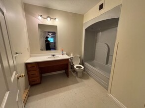 25 Ferris St in Fredericton, NB - Building Photo - Building Photo